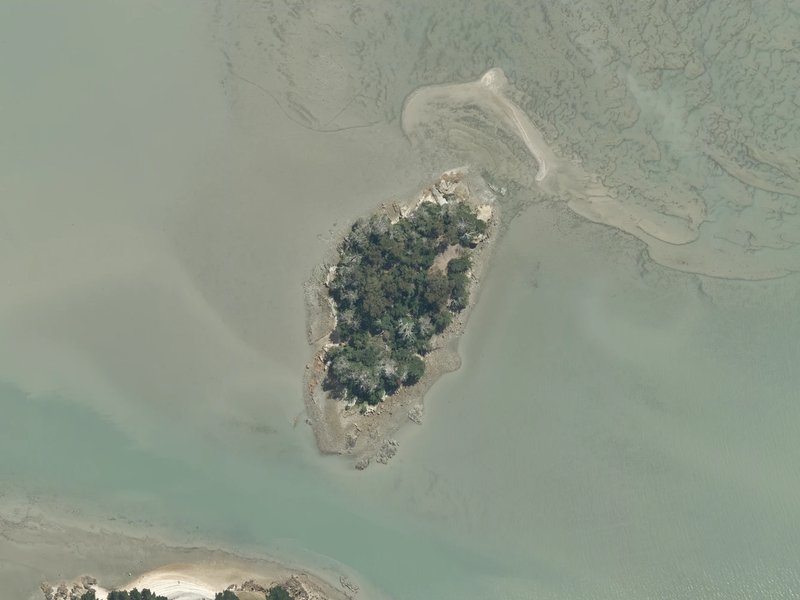 aerial view of Aua / King Billy Island and the ground around it