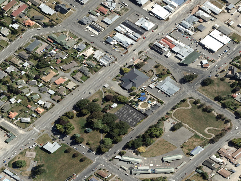 aerial view of Car Park, 105 Queen Street, Waimate and the ground around it