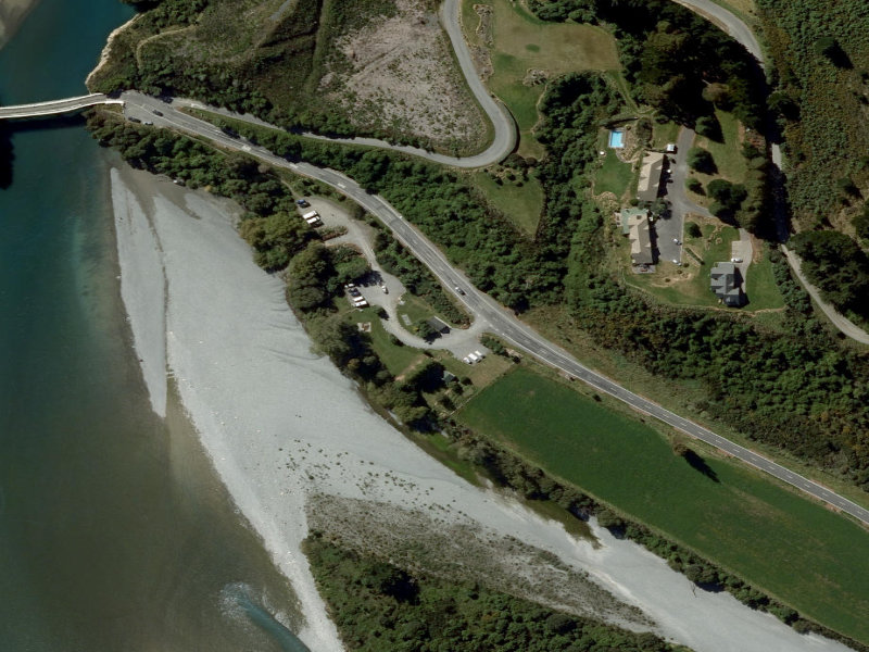 aerial view of Evans Reserve Public Toilets and the ground around it