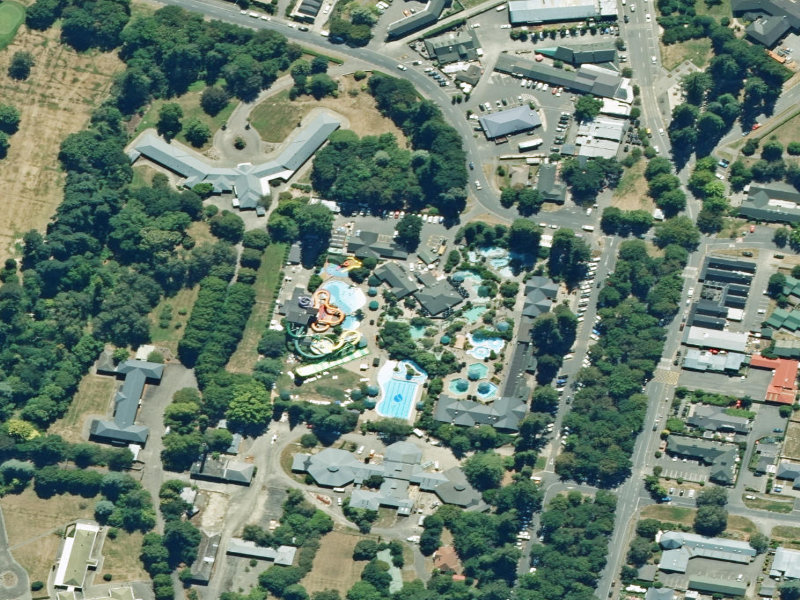 aerial view of Hanmer Springs Thermal Pools & Spa and the ground around it
