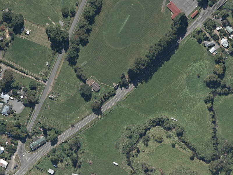 aerial view of 1914/1919 War Memorial and the ground around it