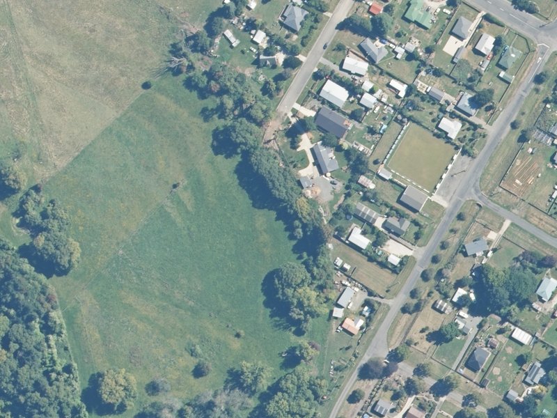 aerial view of Achray Esplanade Reserve and the ground around it