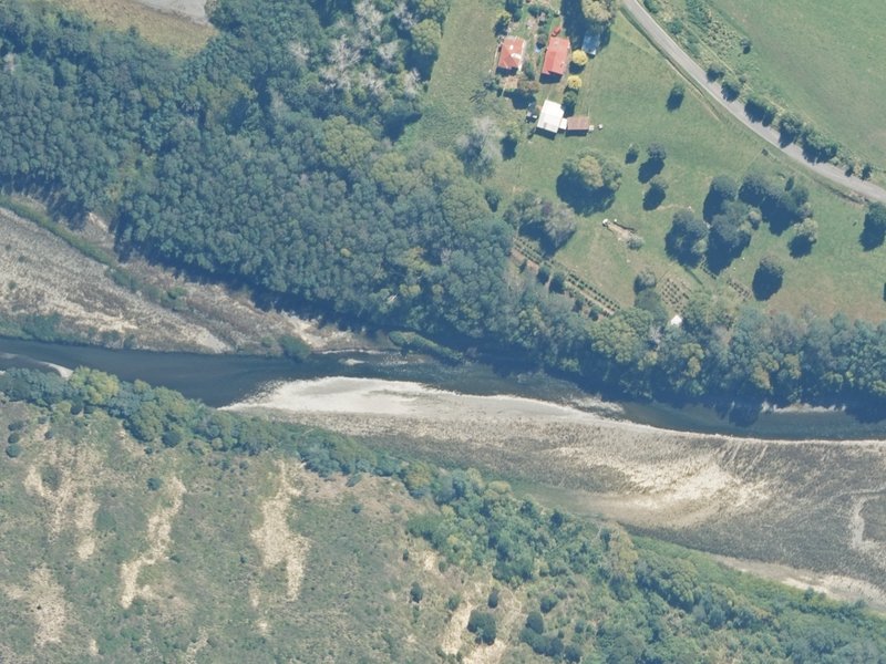 aerial view of Claverley Road Esplanade Reserve and the ground around it