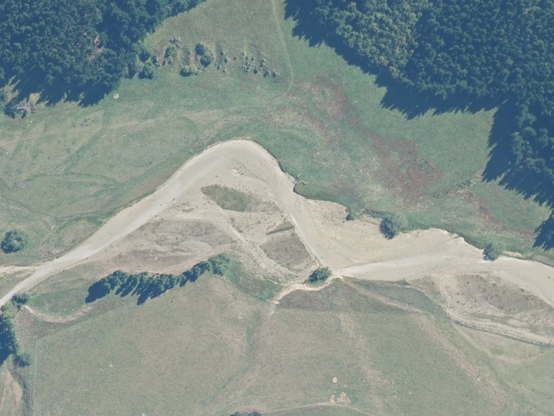aerial view of Holleth Hill Esplanade Reserve and the ground around it