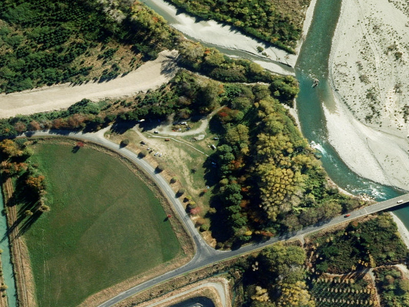 aerial view of Arundel Bridge and the ground around it