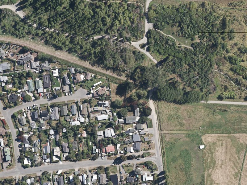 aerial view of Kings Avenue Stopbank Reserve and the ground around it