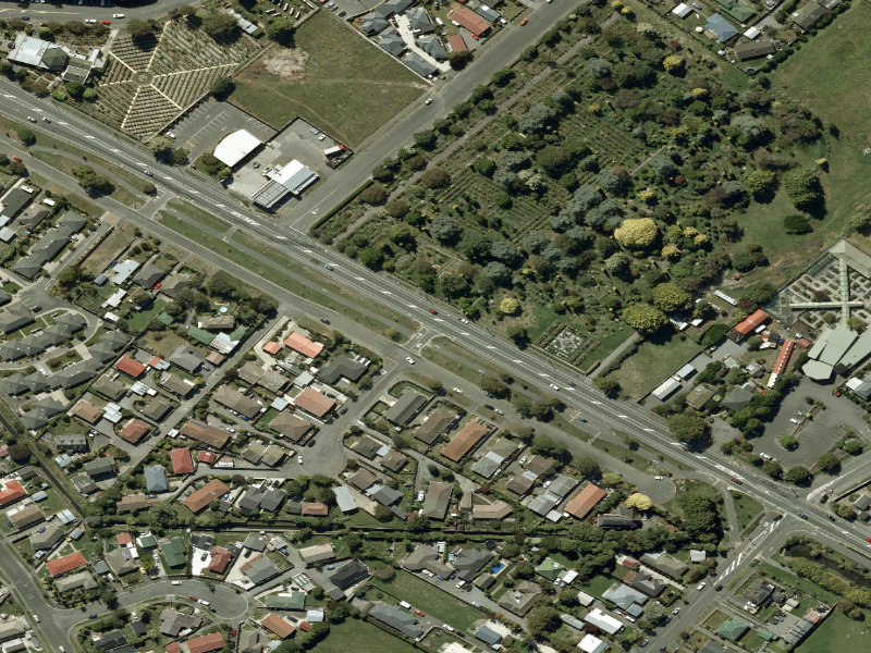aerial view of Walk and bike track through Bromley and the ground around it