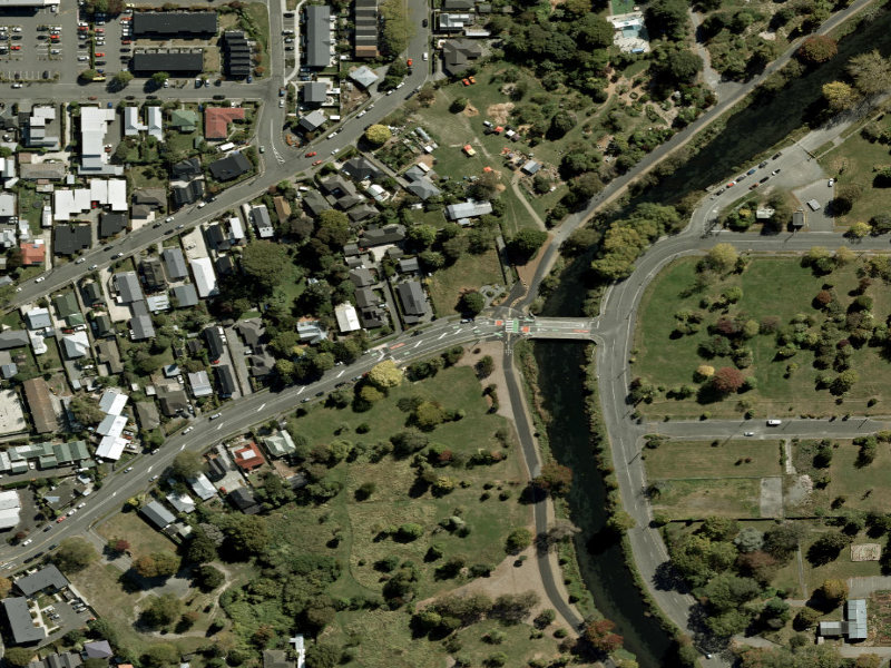 aerial view of Walk and bike track through Richmond and the ground around it