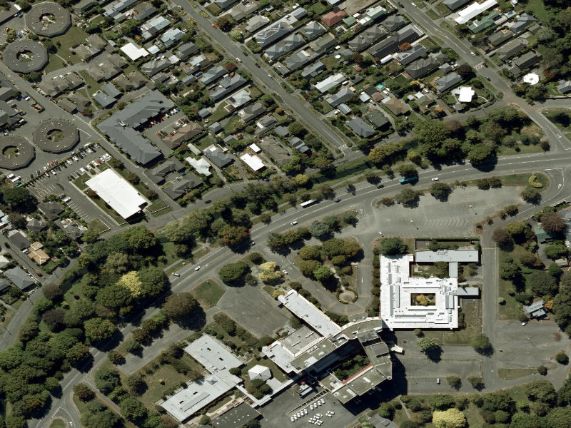 aerial view of Walk and bike track through Cashmere and the ground around it