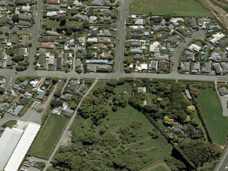 aerial view of Walk and bike track through Redwood and the ground around it