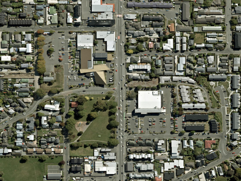 aerial view of Walk and bike track through Richmond and the ground around it