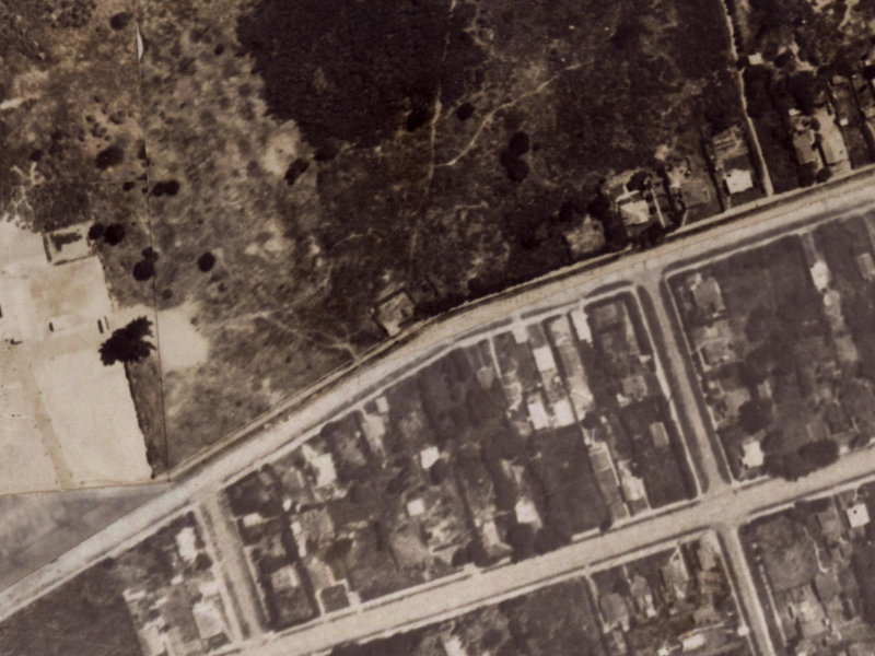 92 Leaver Terrace from the air, 1925-1929