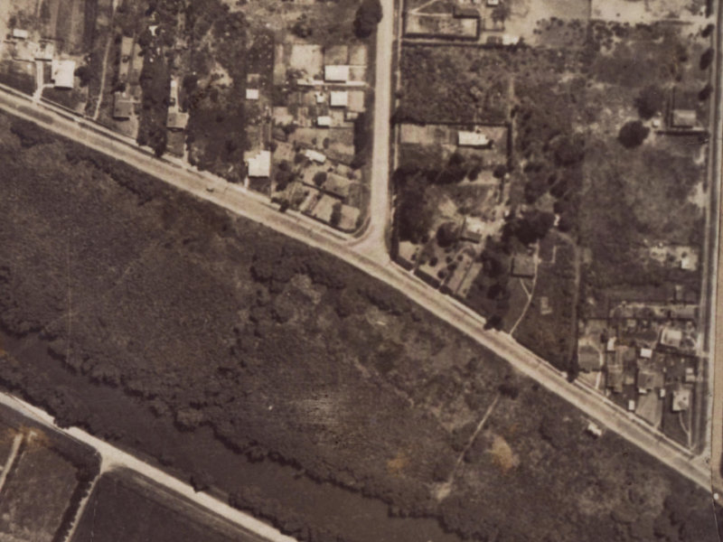 520–529 New Brighton Road from the air, 1925-1929