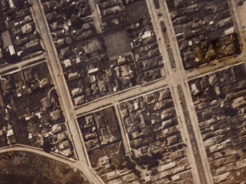 32 Hood Street from the air, 1925-1929