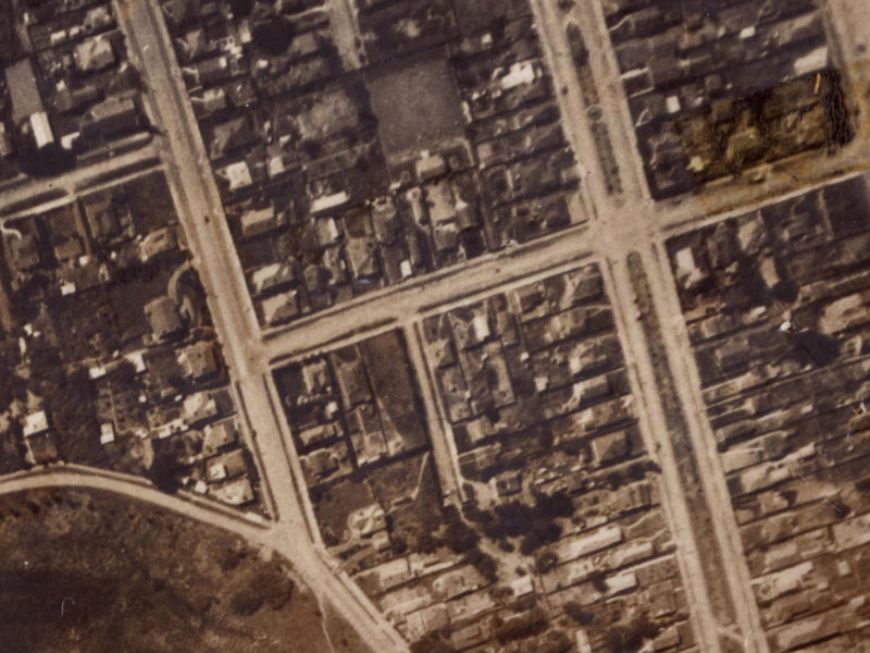 33 Hood Street from the air, 1925-1929