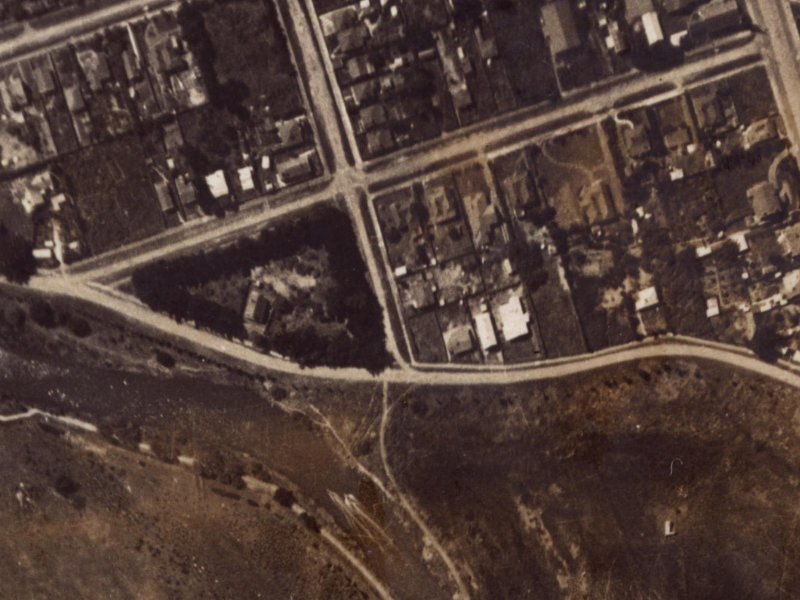 33-41 Hardy Street from the air, 1925-1929