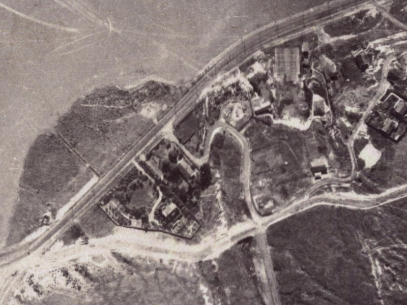 4-10 Te Awakura Terrace from the air, 1925-1929
