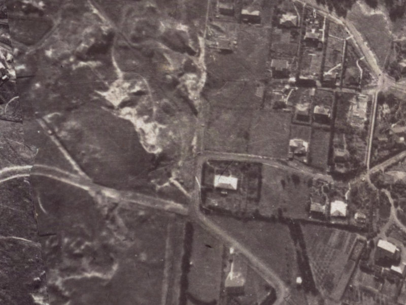 9–17 Rangatira Terrace from the air, 1925-1929