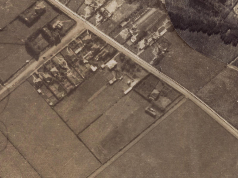 10–18 Bencard Place from the air, 1925-1929