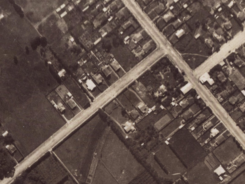 192-172 Rose Street from the air, 1925-1929