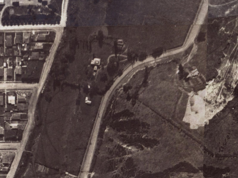 129-135 Centaurus Road from the air, 1925-1929