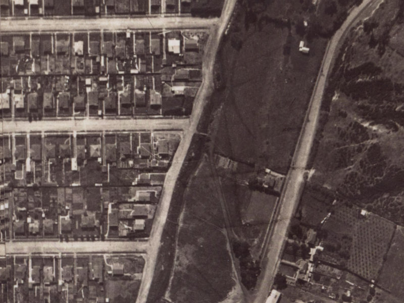 118 Malcolm Avenue from the air, 1925-1929