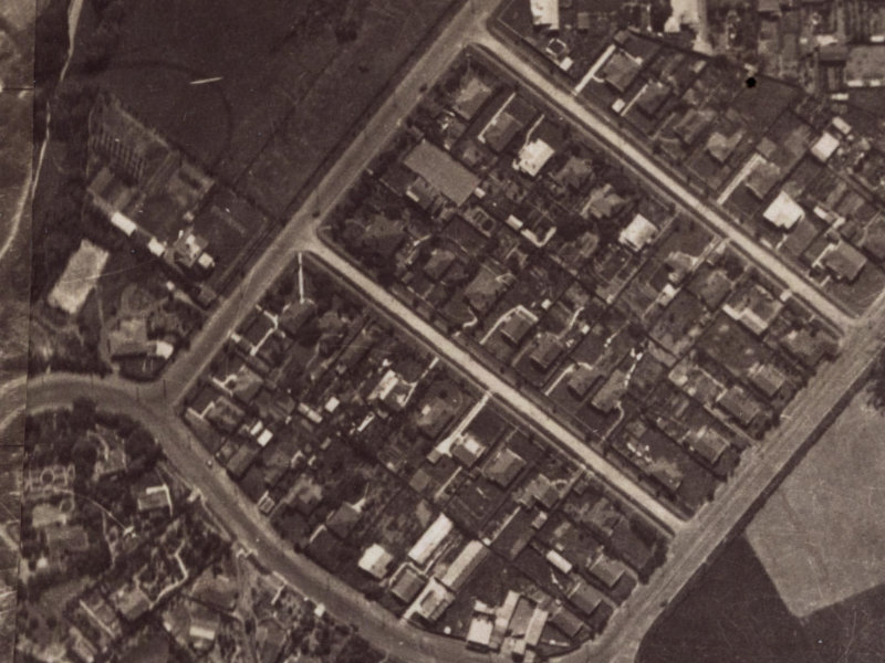 9 Woodbridge Road from the air, 1925-1929