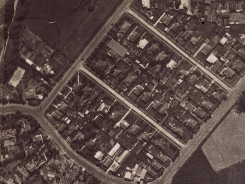 10 Woodbridge Road from the air, 1925-1929