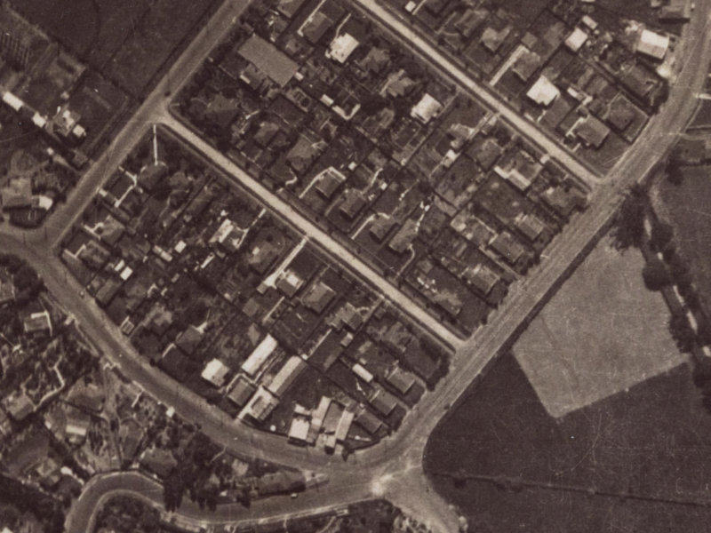 4 Woodbridge Road from the air, 1925-1929