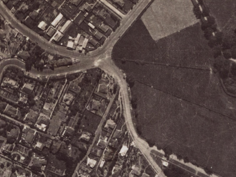 1–11 Merlewood Avenue from the air, 1925-1929