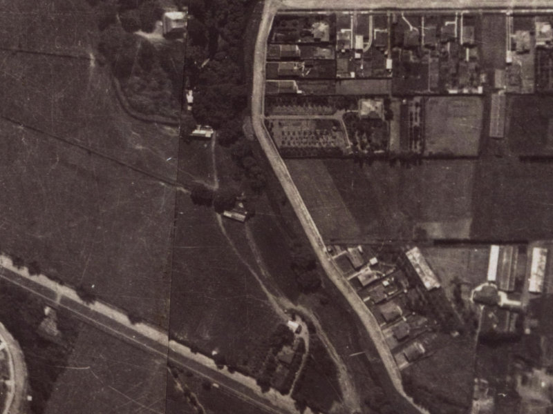18–22 Sloan Terrace from the air, 1925-1929