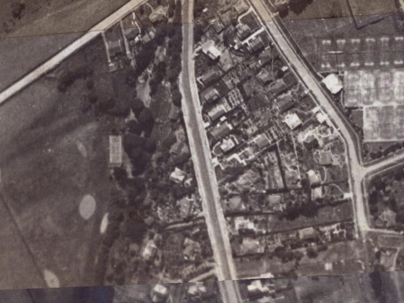 11 Hackthorne Road from the air, 1925-1929