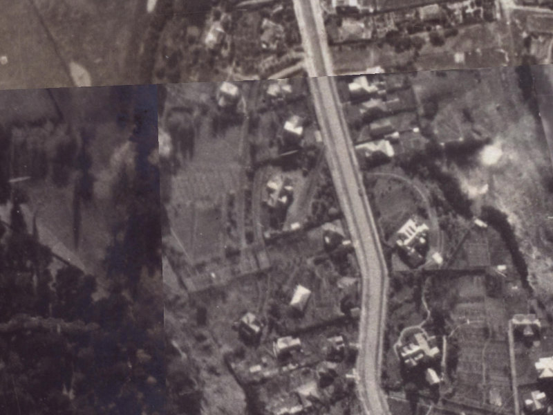 30 Hackthorne Road from the air, 1925-1929