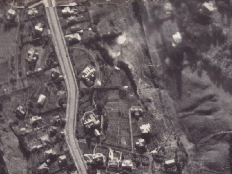 33E Hackthorne Road from the air, 1925-1929