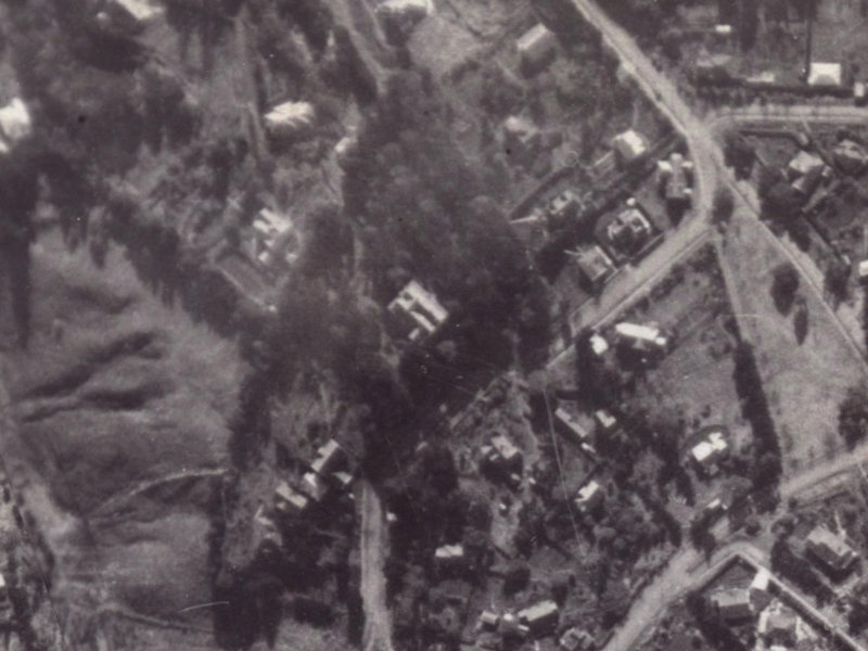 8 Macmillan Avenue from the air, 1925-1929