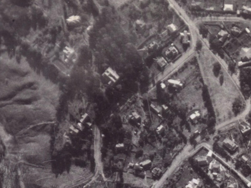 3/3A Macmillan Avenue from the air, 1925-1929