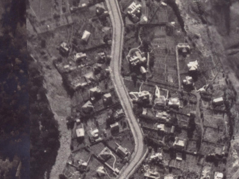 45 Hackthorne Road from the air, 1925-1929