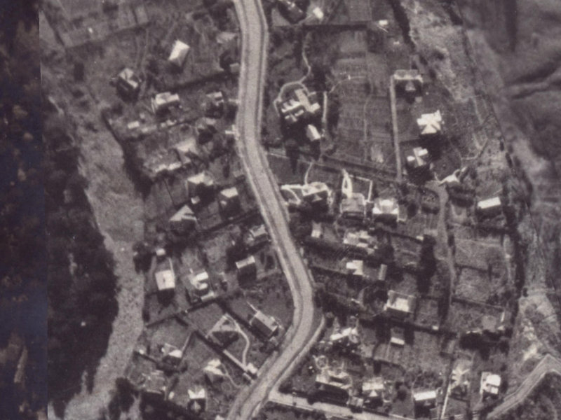47 Hackthorne Road from the air, 1925-1929