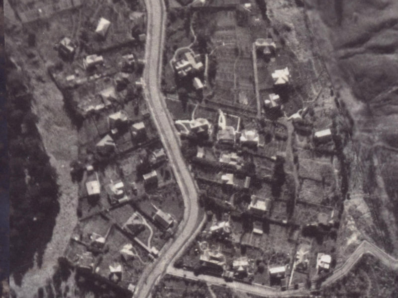 49A Hackthorne Road from the air, 1925-1929