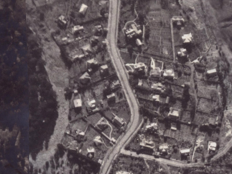 48 Hackthorne Road from the air, 1925-1929