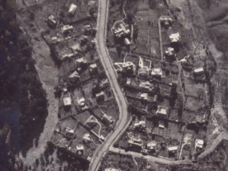 49 Hackthorne Road from the air, 1925-1929