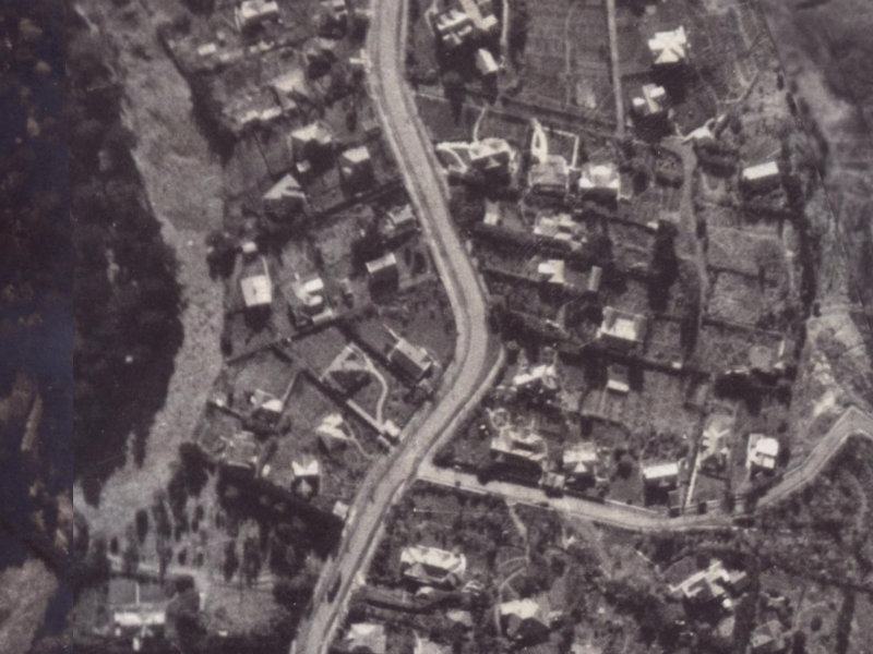 51-53 Hackthorne Road from the air, 1925-1929