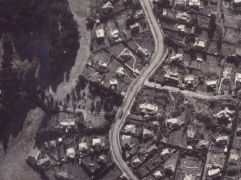 60 Hackthorne Road from the air, 1925-1929
