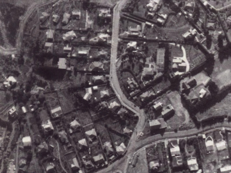 88 Dyers Pass Road from the air, 1925-1929