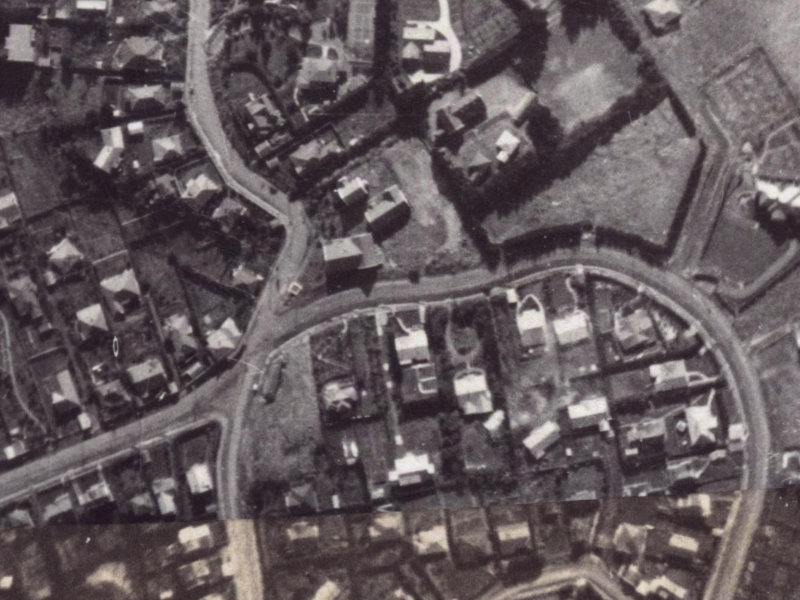 134 Hackthorne Road from the air, 1925-1929