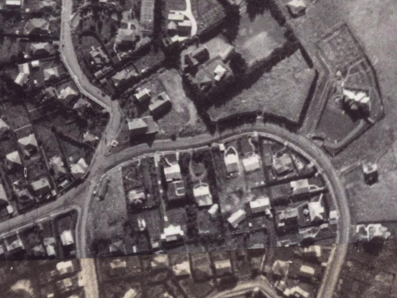 134B Hackthorne Road from the air, 1925-1929