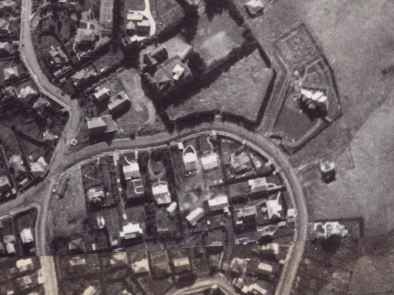 140 Hackthorne Road from the air, 1925-1929
