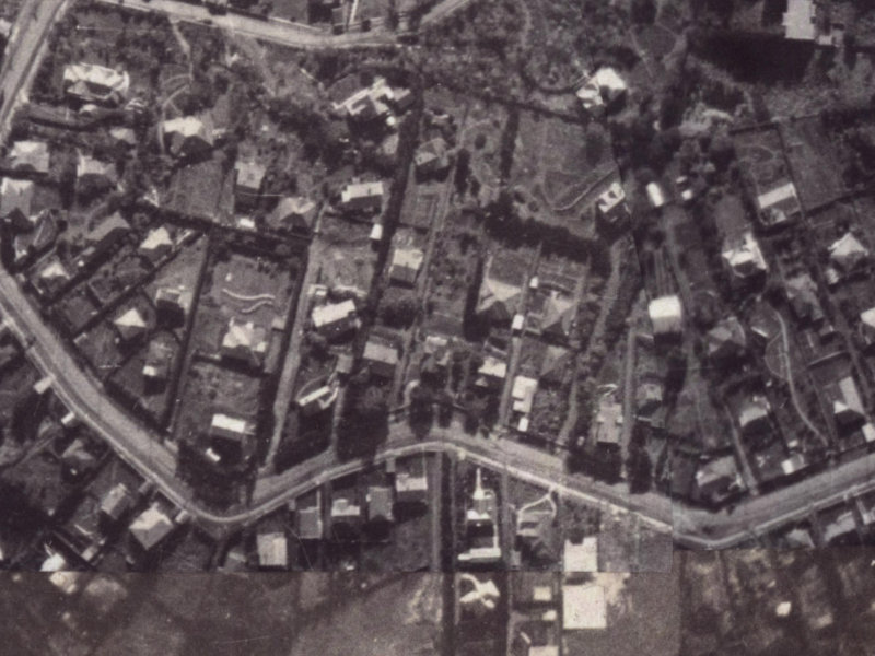 95 Hackthorne Road from the air, 1925-1929