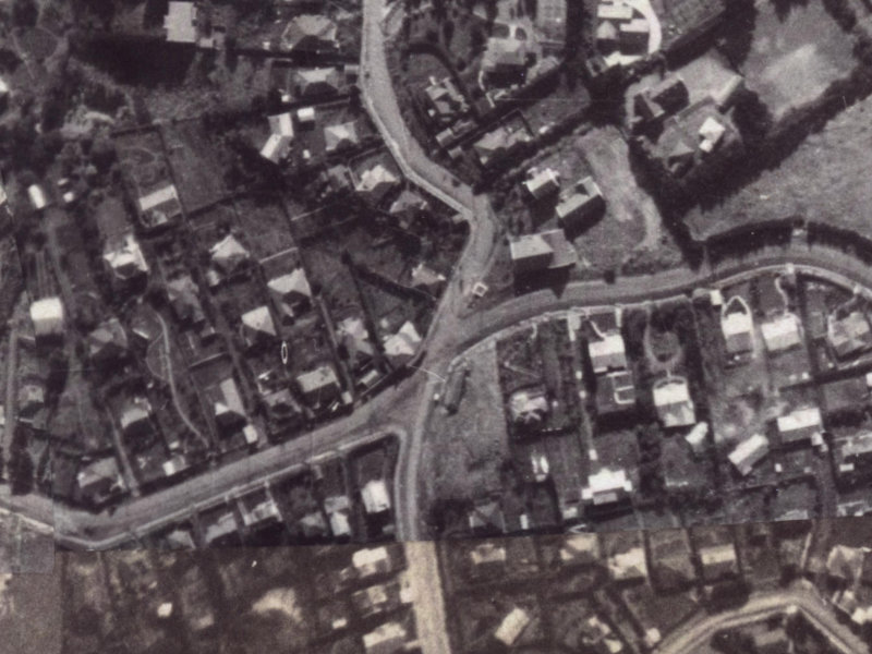 127 Hackthorne Road from the air, 1925-1929