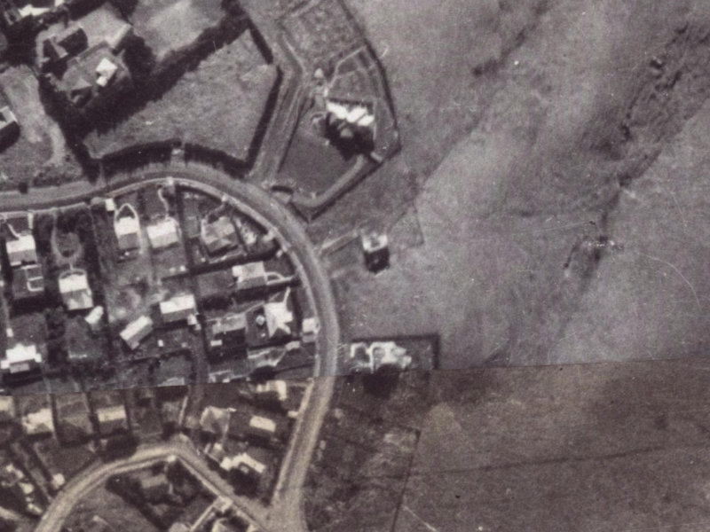 147 Hackthorne Road from the air, 1925-1929
